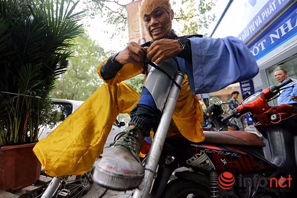 "Thời kỳ đầu mới tập, em cảm giác như mình đang đi trên mây, mấy lần bị ngã sưng cả chân nhưng một thời gian sau cũng thành quen và thấy đi thích môn chơi này" - Nê Na chia sẻ.