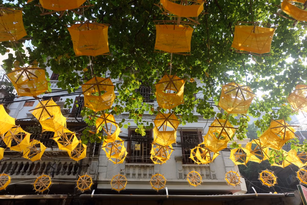 Con phố dài 200m như khoác một chiếc áo mới rực rỡ và tươi mới.