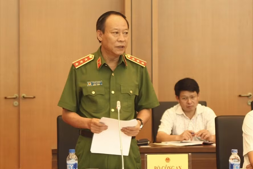 Đến ngày 19/4, Thượng tướng Lê Quý Vương - Thứ trưởng Bộ Công an đã giải trình trước Uỷ ban Tư pháp vụ việc chưa khởi tố ông Nguyễn Hữu Linh có hành vi ôm hôn, sàm sỡ bé gái trong thang máy của chung cư tại quận 4 TP.HCM. 