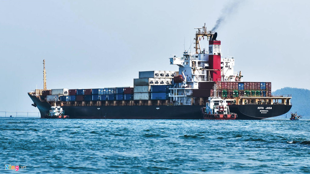 Luồng lạch ra vào cảng Quy Nhơn có thể đáp ứng cho tàu có tải trọng lớn cập cảng tiếp nhận hàng hóa. Thanh tra Chính phủ xác định việc cổ phần hóa, thoái hết vốn Nhà nước tại cảng Quy Nhơn đã thực hiện không đúng với đề án tái cơ cấu Tổng công ty Hàng hải Việt Nam giai đoạn 2012-2015.