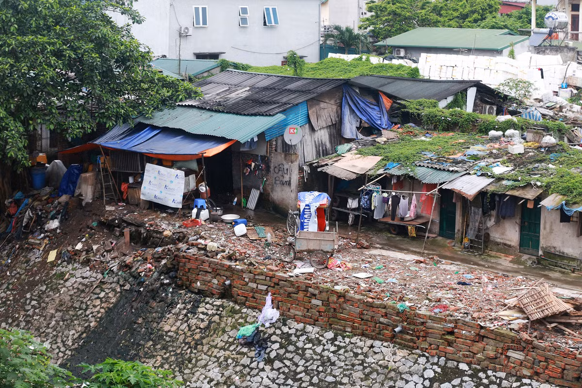 Được biết, đây là khu vực có nhiều các lán lều, lán tạm bợ, nơi người lao động trú ngụ.