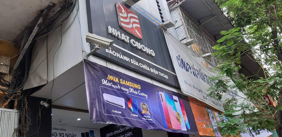 Cửa hàng điện thoại Nhật Cường mobile thuộc Công ty TNHH TM &amp; DVKT Nhật Cường, địa chỉ tại 33 Lý Quốc Sư, quận Hoàn Kiếm TP Hà Nội.