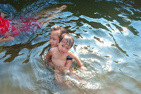 Những em nhỏ chỉ 2-3 tuổi cũng được đưa đến đây