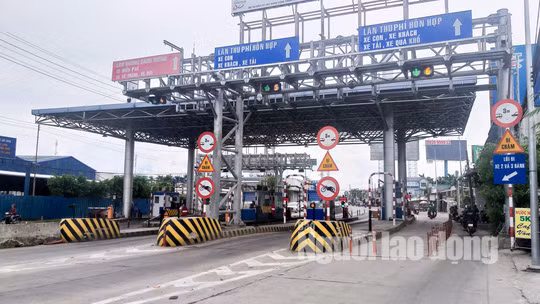Tam dung thu phi Tram BOT T2, cho kiem dem xe