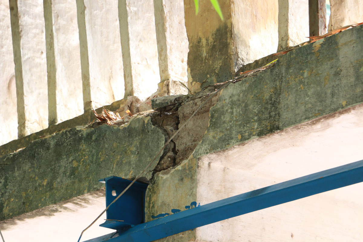 Trước tình trạng trường xuống cấp, trong năm 2017, lãnh đạo nhà trường cũng đã xây dựng đề án báo cáo lên Sở GD&amp;ĐT và Ban dự án của TP. Đến nay, lãnh đạo Sở, Ban dự án của thành phố cũng đã thống nhất kiến trúc của nhà trường và làm việc với lãnh đạo quận Hoàng Mai để lên phương án xây dựng trường.