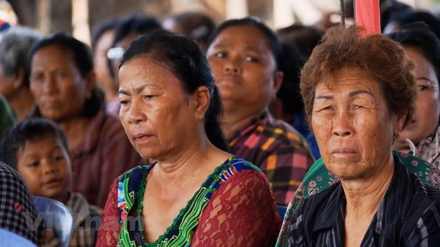 Cuoc song kho khan cua ba con goc Viet tai Bien Ho-Hinh-20