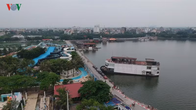 Ngày 7/2/2017 UBND TP Hà Nội ban hành Thông báo số 38/TB-UBND chấm dứt hoàn toàn hoạt động kinh doanh dịch vụ văn hoá thể thao du lịch của các doanh nghiệp trên Hồ Tây tại khu vực số 2- 10 Nguyễn Đình Thi.