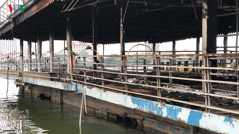 Lực lượng chữa cháy phải mất 40 phút mới dập được lửa.