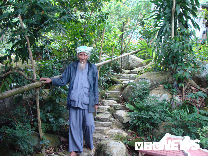 Nhung chuyen than bi ve dao si an tu giua rung 2 lan ha sat ran ho may khong lo-Hinh-3