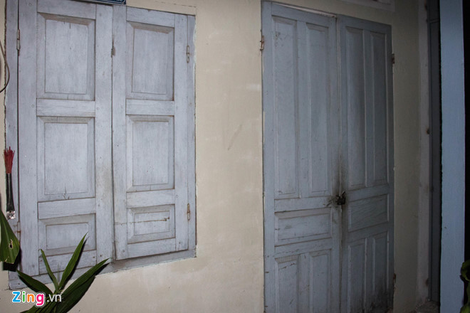 Hang xom bat ngo khi thieu uy cong an tat axit vao mat vo sap cuoi