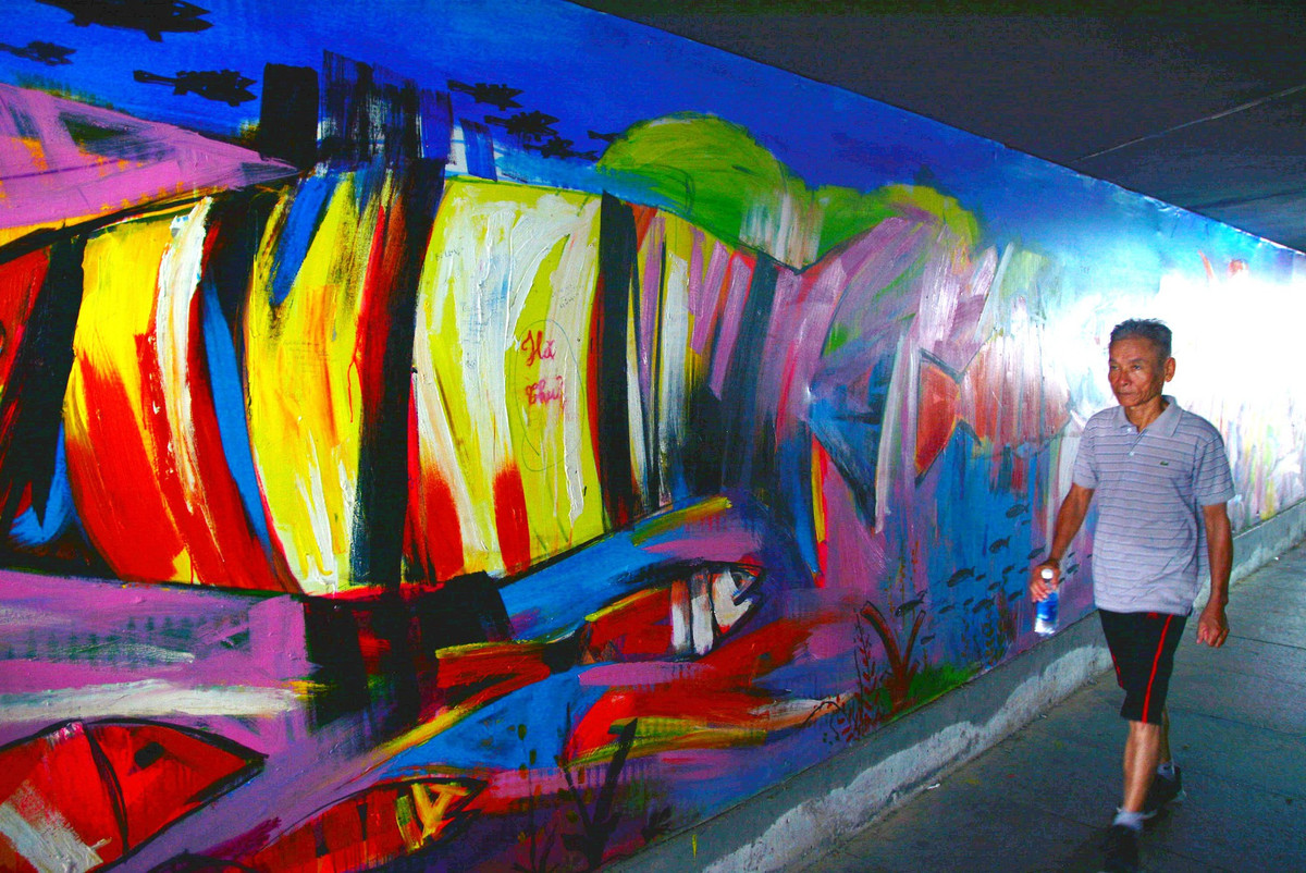 Nhiều năm qua, Đà Nẵng thực hiện năm văn minh đô thị, kêu gọi người dân cùng cơ quan chức năng làm đẹp phố phường, xử lí quảng cáo, rao vặt trái phép nhưng chưa xử lí dứt điểm thì nạn vẽ bậy đang "bùng phát", cần sự quan tâm, ngăn chặn và xử lí từ ngành văn hóa.