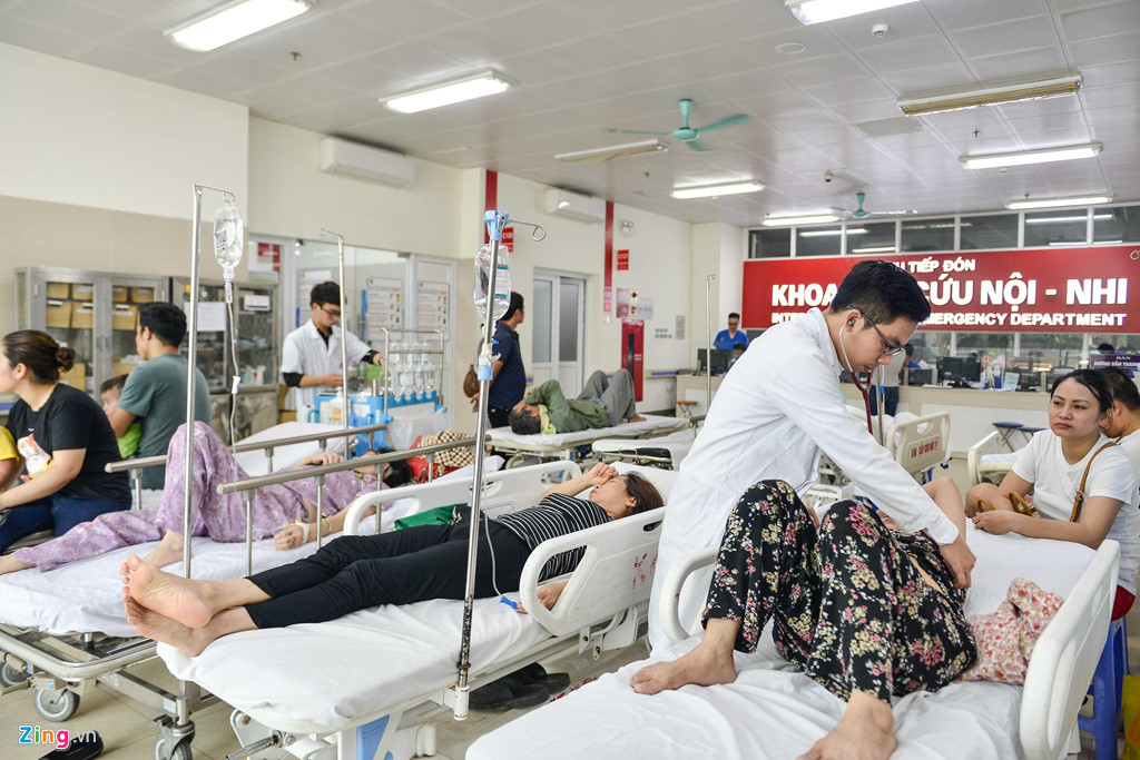 Ngày 19/5, theo Trung tâm Khí tượng Thủy văn Quốc gia, nhiệt độ tại Hà Nội tăng, trời nắng nóng gay gắt từ sáng đến chiều. Nhiệt độ cao nhất được dự báo hơn 40 độ C. Thực tế ngoài trời, nhiệt độ có thể lên đến 47 độ C.