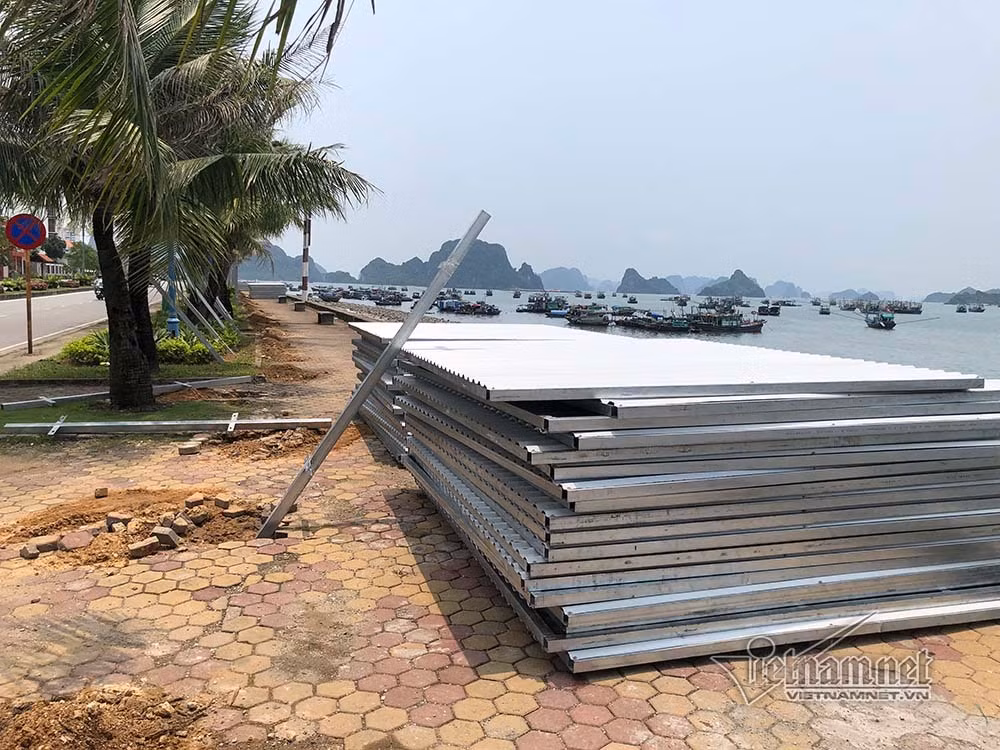 Tôn được chuẩn bị làm rào chắn