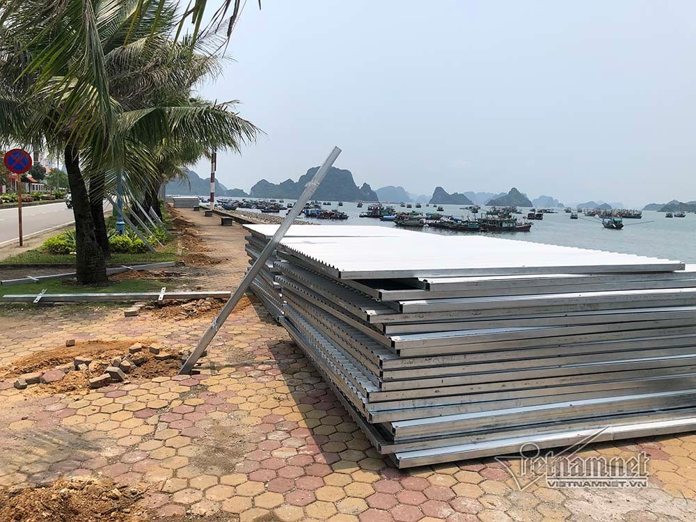 Tôn được chuẩn bị làm rào chắn