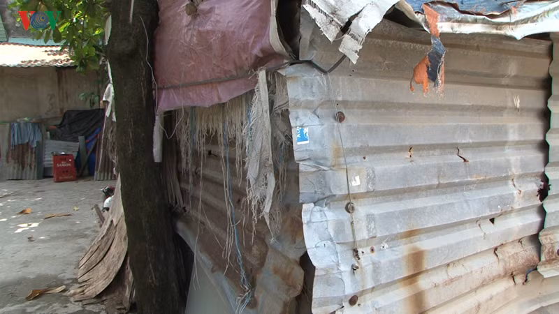 Do vướng quy hoạch nên người dân tại đây không được xây dựng nhà kiên cố.