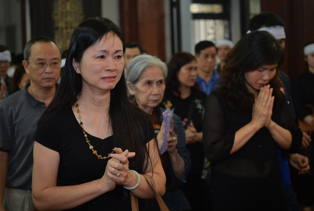 Ai cũng bàng hoàng không tin chị Đinh Hải Yến đã vĩnh viễn ra đi, để lại hai con thơ dại.