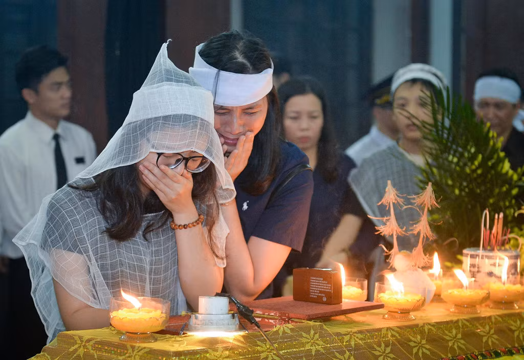 Với gia đình chị, nỗi đau, sự mất mát này quá lớn. Sau lễ viếng, thi hài chị Đinh Hải Yến sẽ được hỏa táng tại Đài hóa thân Hoàn vũ.