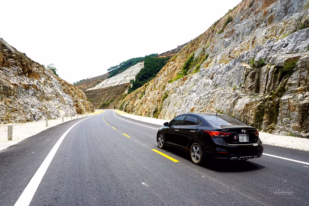 Đến nay, giai đoạn 1 của dự án đã thực hiện khoảng 95%, các hạng mục chính đoạn Km0 – Km66 như cầu, cống,công trình, thảm bê tông nhựa...đã cơ bản hoàn thành.