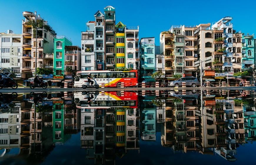 Ngày triều cường ở quận 4, dưới cầu Calmet.