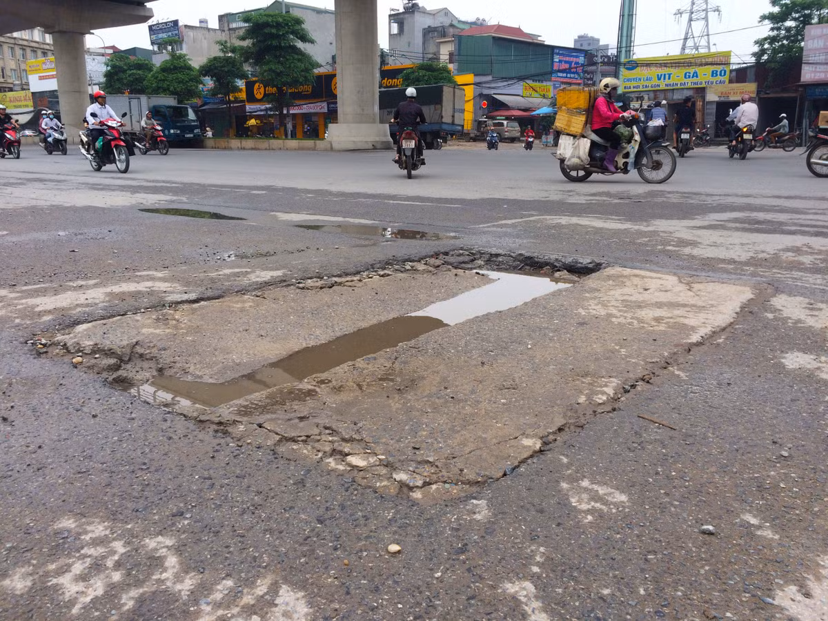 Các phương tiên lưu thông có thể gặp tai nạn khi đi vào những vị trí như "cãi bẫy" thế này.