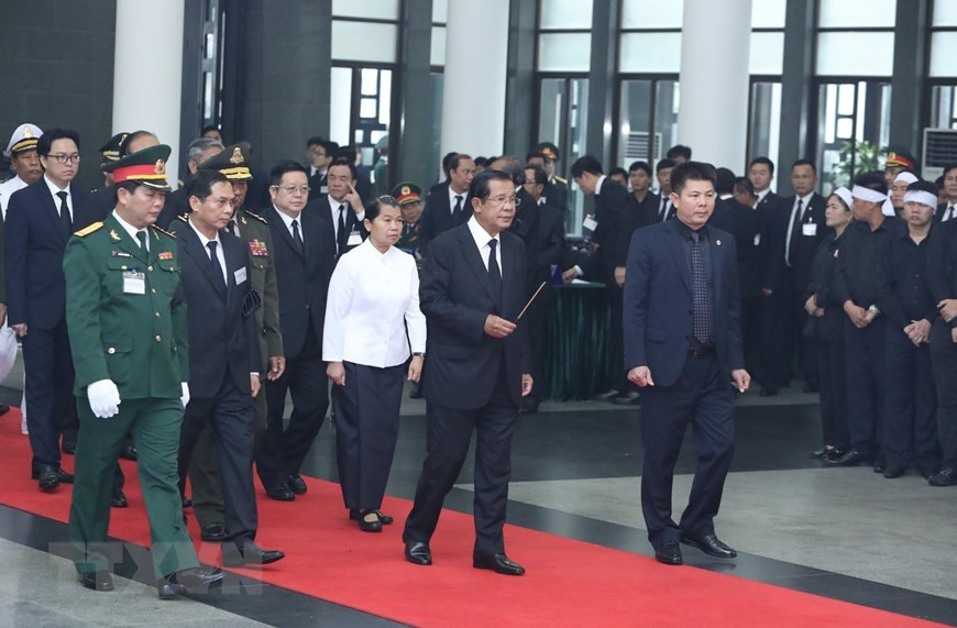 Thu tuong Hun Sen chia se nhung ky niem sau dam voi Dai tuong Le Duc Anh-Hinh-2