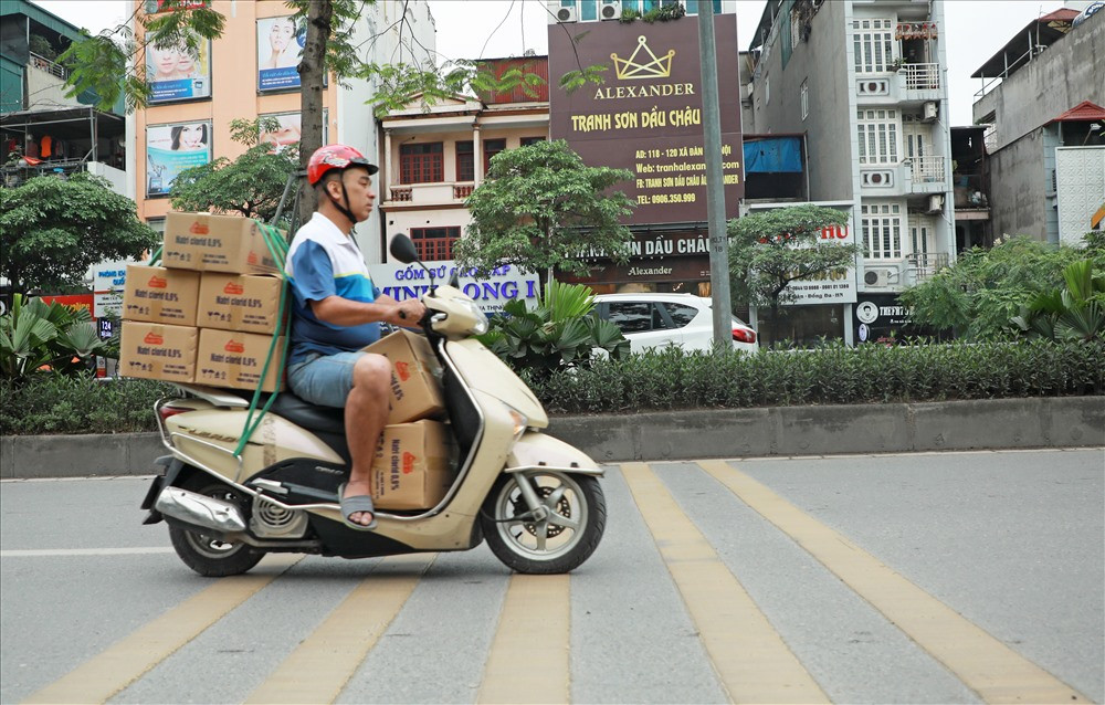Sau vụ tai nạn thương tâm tối 1.5, ban quản lý đã phong toả hầm Kim Liên để tiến hành kẻ gờ giảm tốc tại 2 đầu hướng vào hầm. Vạch sơn gờ giảm tốc được bố trí theo từng cụm vạch để tạo hiệu ứng cao trong cảnh báo.