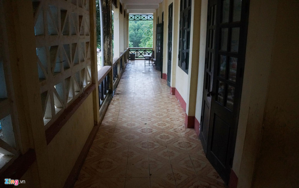 Trên đường tháo chạy ra khỏi trường, Đỗ Mãnh Chiểu Minh còn đâm chém loạn xạ khiến 4 học sinh khác bị thương.