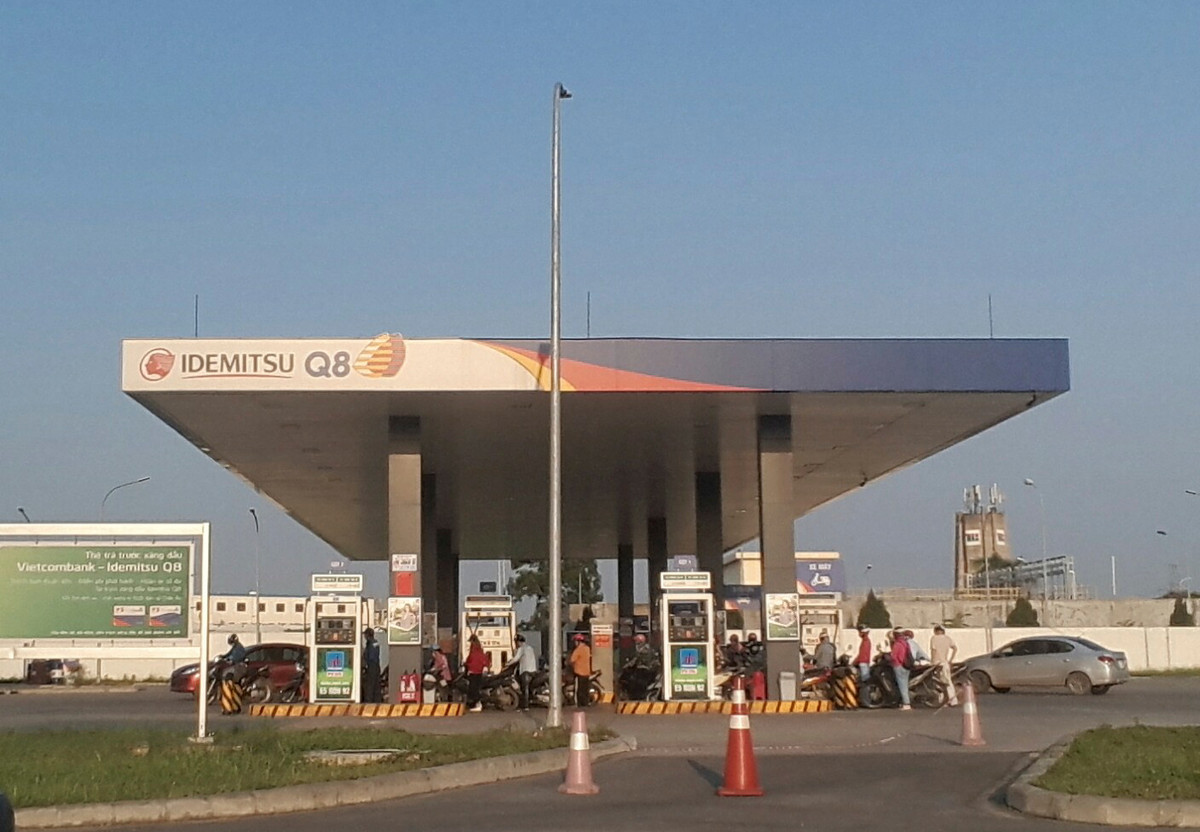  Cây xăng Nhật Bản Idemitsu Q8 (nhà đầu tư Nhật Bản) được thành lập ngày 5/10/2017, trạm xăng đầu tiên có 100% vốn nước ngoài được mở tại Việt Nam. Do ông Hiroaki Honjo làm Tổng giám đốc. Nằm bên trong khu công nghiệp Bắc Thăng Long (Hà Nội).