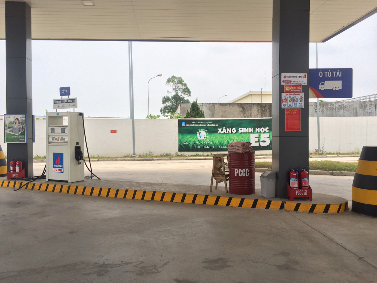 Thiết bị phòng cháy, chữa cháy tại trạm xăng được đảm bảo và sắp xếp gọn gàng, thuận tiện khi cần sử dụng.