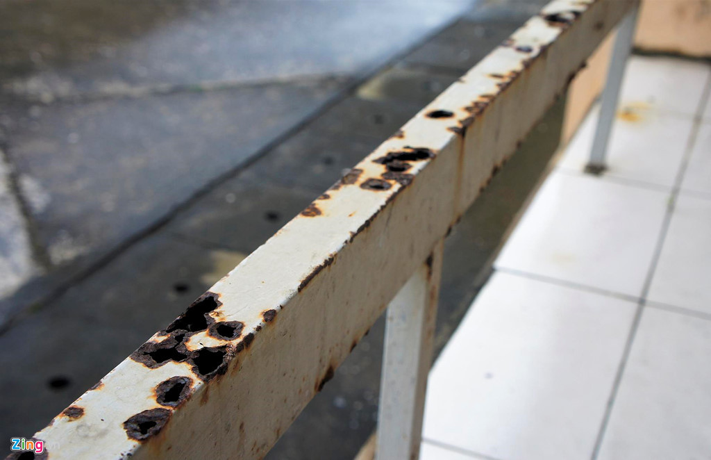 "Xã nhiều lần báo cáo lên cấp trên để kiểm tra vấn đề xả thải nước thải ra môi trường của các ao tôm bên trong trung tâm. Còn việc các ao tôm là của nhà trường hay cho doanh nghiệp thuê lại thì xã không xác định được. Lâu lâu vẫn có một số đoàn sinh viên về đây”, lãnh đạo xã Xuân Trường thông tin.