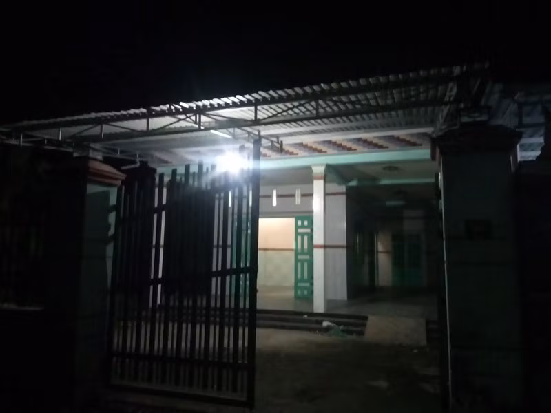 Hiện tung tích của những người thuê ngôi nhà trước khi ông Huân đến mua vẫn đang là bí ẩn.