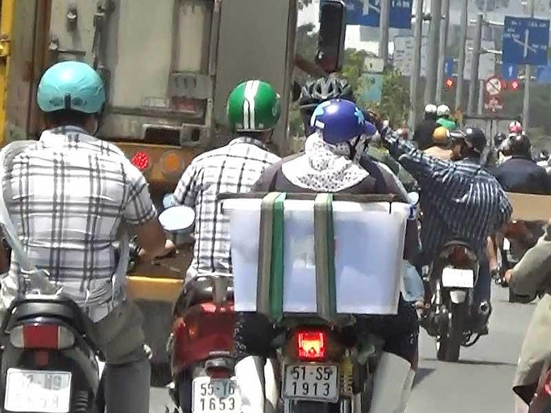 Dieu tra: Cac nhom ‘co’ dan xe qua chot CSGT-Hinh-4