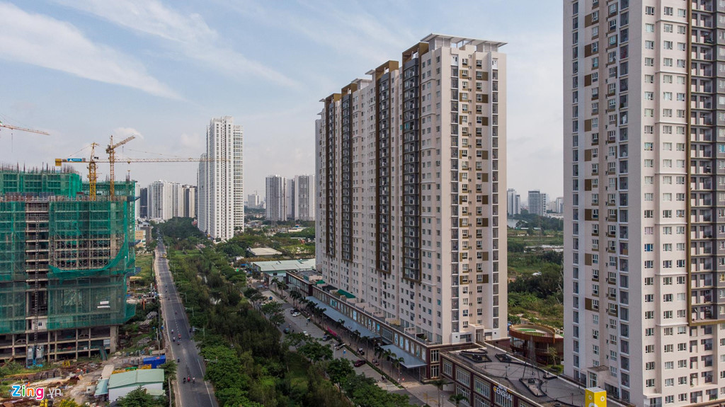 Trong thời gian sắp tới sẽ có hàng loạt các hạ tầng cơ sở được khởi công và đưa vào hoạt động trong 1 đến 2 năm tới như: Dự án mở rộng vòng xoay Nguyễn Văn Linh - Nguyễn Hữu Thọ, công bố đầu tư xây dựng 6 cây cầu nối Khu Nam với các khu vực khác.