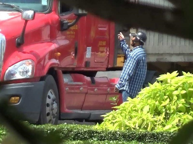 Dieu tra: Can canh ‘co’ dan xe qua chot CSGT-Hinh-2