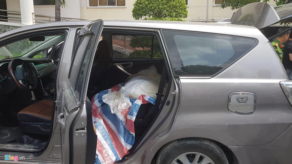 Ma túy cất giữ trên ôtô.
