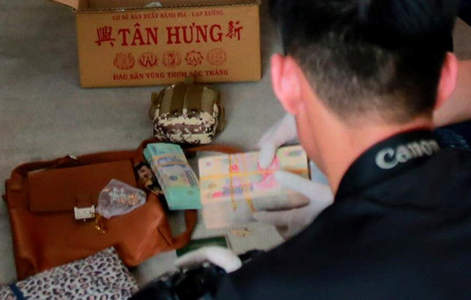 Tại cơ quan công an, bước đầu các đối tượng khai nhận hành vi giết người do mâu thuẫn trong sinh hoạt. Trên ô tô Ford Everest BKS 51A-718.30 của nhóm này, lực lượng chức năng tìm thấy nhiều đồ dùng bếp, tiền mặt và các vật dụng sinh hoạt khác. Chiếc xe 7 chỗ này được nhóm người dùng như ngôi nhà di động.