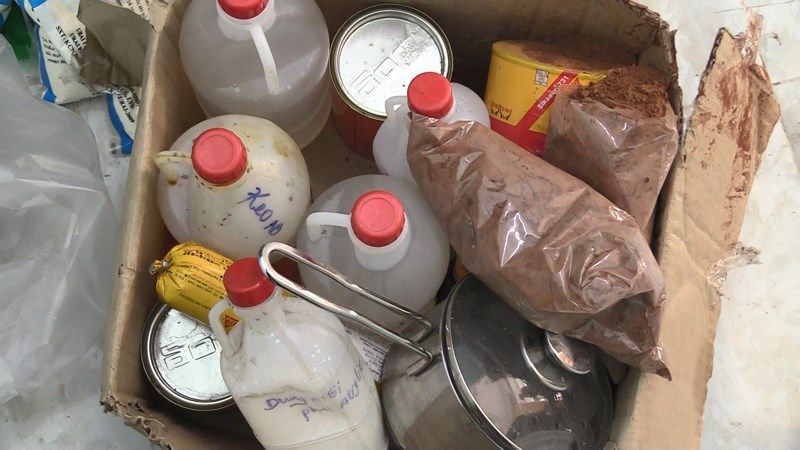 Theo khám nghiệm, loại trà đổ lên thi thể nạn nhân thứ hai được dùng trong việc mai táng, không được bán phổ biến. Cơ quan điều tra bước đầu nhận định, hung thủ đã có tính toán, chuẩn bị rất công phu để phi tang xác chết.