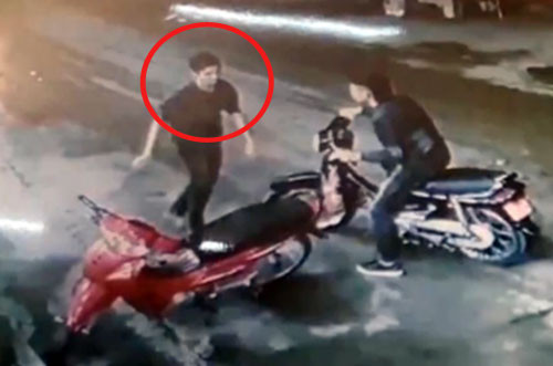 Tại cơ quan công an, An khai nhận không có nghề nghiệp, sống cùng gia đình ở Nghệ An. Khoảng hơn 2 tháng trước ngày gây án, do mê game, thường xuyên tụ tập ở quán internet, nên An bị bố mắng. Đối tượng này tức giận, nên đã lấy 2,5 triệu đồng của bố rồi bỏ ra Hà Nội sống cùng một người bạn trong phòng trọ ở quận Nam Từ Liêm.