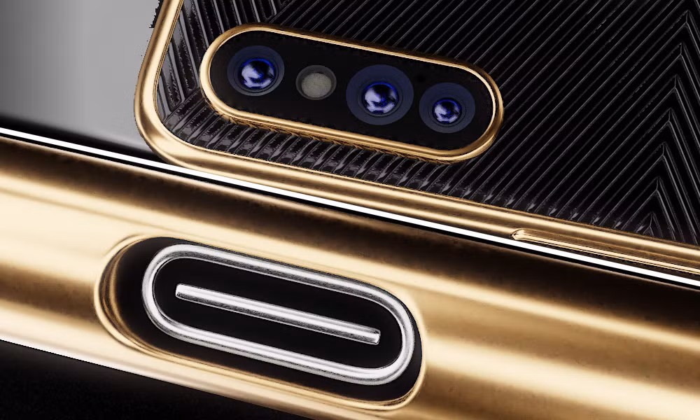 Khi người dùng gập màn hình, các khớp nối sẽ gửi tín hiệu về hệ thống và iOS sẽ tự động phản ứng, đưa máy về các mode khác nhau với tốc độ nhanh hệt như thao tác xoay màn hình. Cổng lightning trên điện thoại iPhone Z đã bị lược bỏ và thay bằng cổng type-C phổ thông.