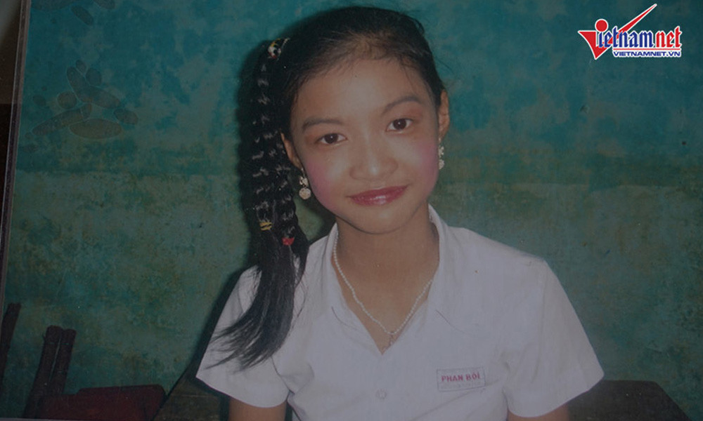 Á hậu Kiều Loan sở hữu gương mặt xinh xắn với đôi mắt to tròn ngay từ ngày bé.