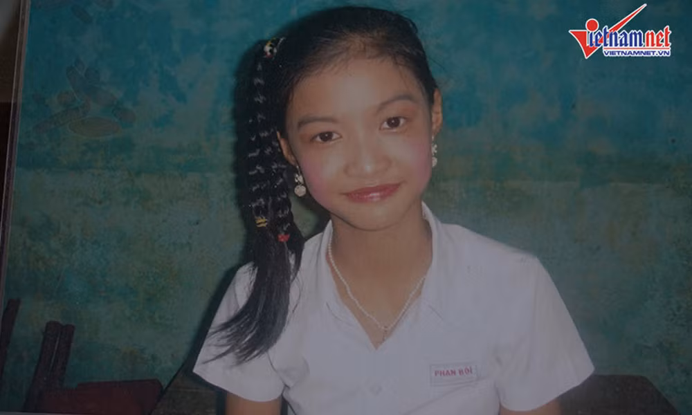 Á hậu Kiều Loan sở hữu gương mặt xinh xắn với đôi mắt to tròn ngay từ ngày bé.