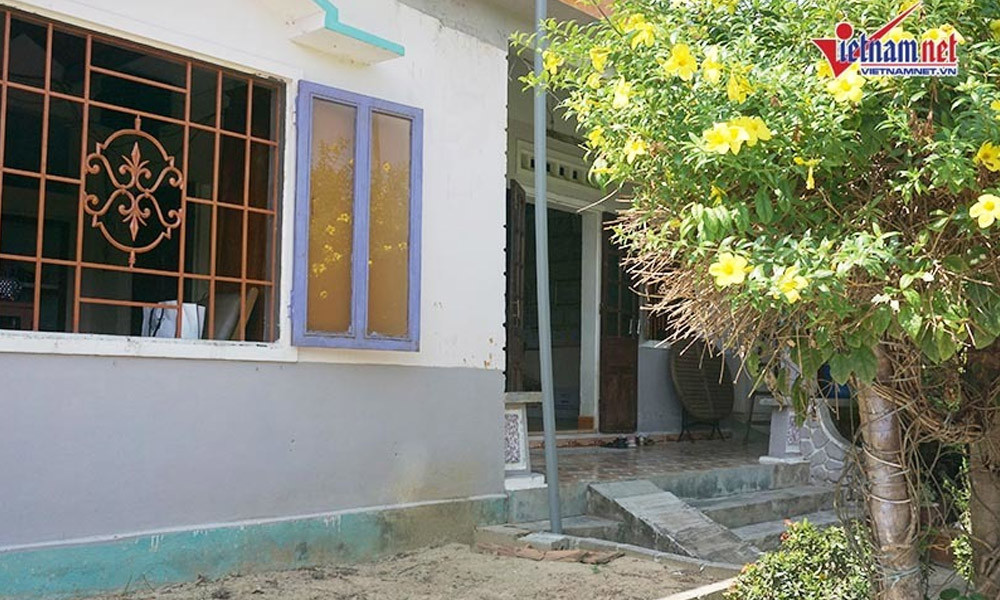 Phía bên trong là căn nhà 2 tầng khá giản dị và đơn sơ. Đây chính là nơi Á hậu Kiều Loan cùng gia đình đã sinh ra và lớn lên.