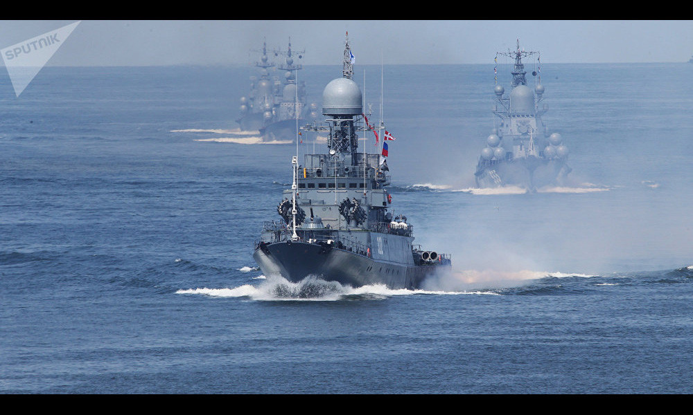 Hai quan Nga mang 4000 nguoi tap tran giua long chau Au-Hinh-3