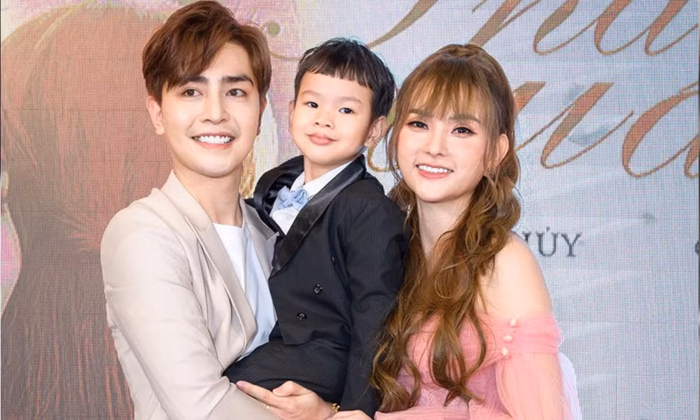 Kin Nguyễn cũng phủ nhận việc cấu vào tay con trai riêng của vợ. Anh chia sẻ: "Tính cách Henry ăn đồ ngọt và uống ngọt nhiều sẽ bị tăng động và không kìm chế được hành động của mình, dễ bị quấy. Mỗi lần Henry như vậy, Kin đều kéo giữ tay con lại, để con biết mình đang như vậy là không ngoan, bình tĩnh lại. Hôm qua, lúc Kin kéo tay con thì lỡ trúng vào cạnh bàn bên dưới khiến con đau. Điều này là lỗi của Kin hoàn toàn vì không quan sát kỹ cạnh bàn".