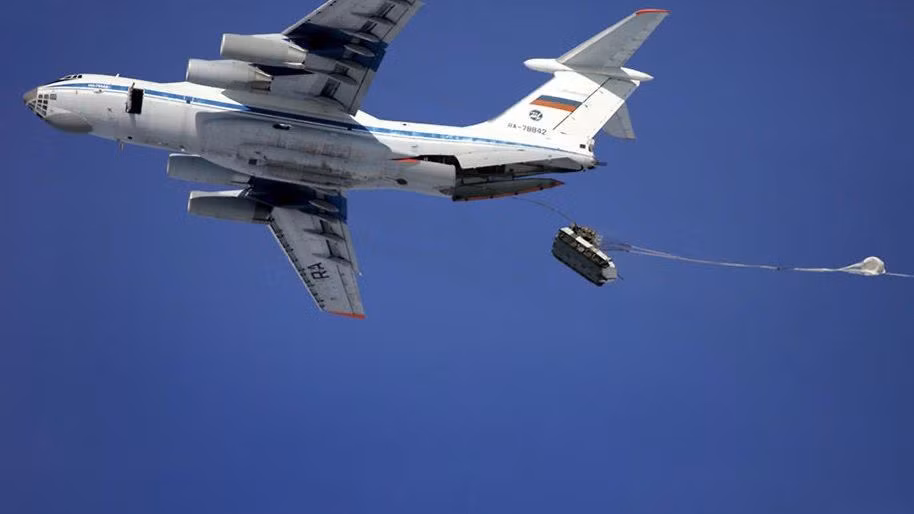 Ngoài ra, hệ thống mới có một số khớp gắn cứng cho phép giữ thiết bị, vũ khí nhỏ và một thùng chứa hàng hóa bổ sung ở đằng trước. Nguồn ảnh: Top War.