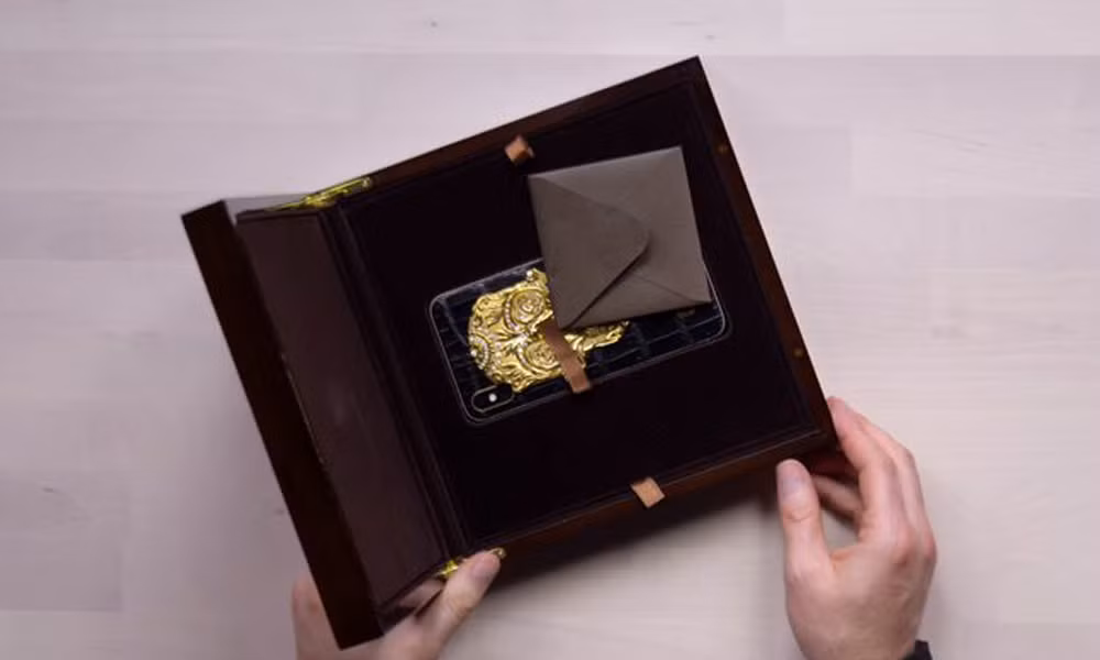 Phien ban iPhone XS Max nam kim cuong dau lau gia 600 trieu dong-Hinh-7