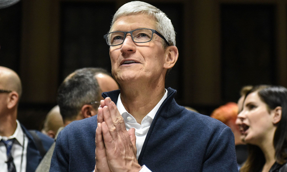 Chia sẻ với tờ Business Insider, nhà phân tích Daniel Ives cho biết: “Apple thật sự đã đánh cược dây chuyền sản xuất của công ty ở Trung Quốc và cả Foxconn. Nó gần giống như việc General Motors hay Ford tuyên bố họ sẽ rời khỏi ‘thủ phủ ngành ôtô Mỹ’ Detroit”. Trong một diễn biến khả thi nhất, Apple cùng lắm chỉ có thể rời 5-7% dây chuyền sản xuất iPhone hiện nay sang Ấn Độ trong khoảng 12 tháng tới đây. Phần dây chuyền còn lại sẽ vẫn được giữ ở Trung Quốc.