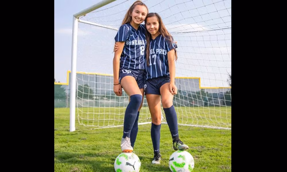 Cùng tham gia thử việc với Chelsea Lê là cô em gái ruột Kyah Lê, kém 2 tuổi. Kyah Lê cũng không hề tỏ ra kém cạnh chị mình, khi lọt top 11 trong số 95 cầu thủ tham gia hóa đào tạo tại Trung tâm huấn luyện quốc gia Mỹ Elite.