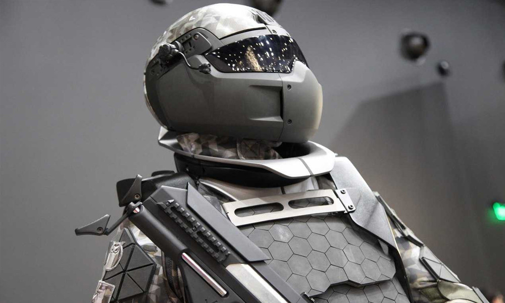 Titan là loại vật liệu chính được sử dụng trong quá trình phát triển bộ đồ Ratnik-3 này. Các đặc tính của kim loại hiếm có này rất phù hợp để sản xuất giáp: trọng lượng nhẹ, độ cứng chắc cao và bền bỉ, khó bị ăn mòn. Ảnh: Rock-cafe.info.