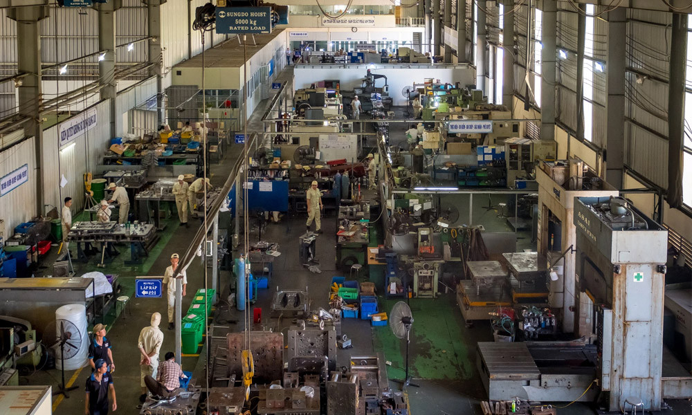 Tờ New York Times của Mỹ đánh giá Việt Nam chính là quốc gia hưởng lợi từ cuộc chiến thương mại này. Giờ đây, nhiều hãng công nghệ và di động rất có thể sẽ chuyển mình về Việt Nam để hưởng ưu đãi. Điều này đồng nghĩa với việc mảnh đất hình chữ S sẽ là miền đất hứa của di động toàn cầu.